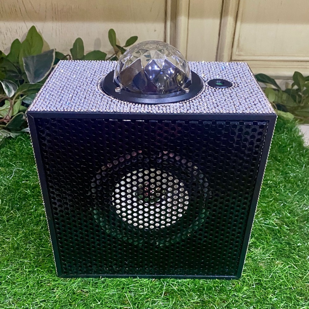 BRAND NEW WITH TAGS Bling Edition Wireless Beat Box